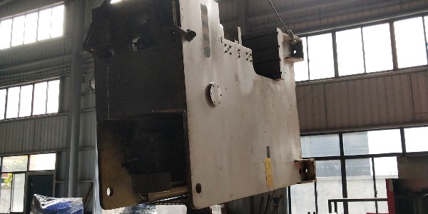 工廠設備搬遷-小型沖床搬運方法