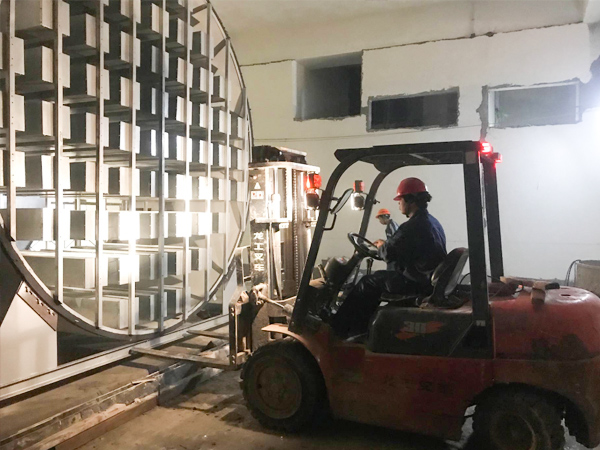 地鐵十七号線空調制冷設備地下室搬運安裝