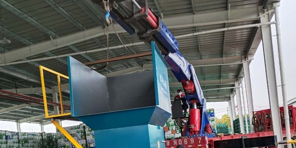 上海設備吊裝公司：設備搬遷公司